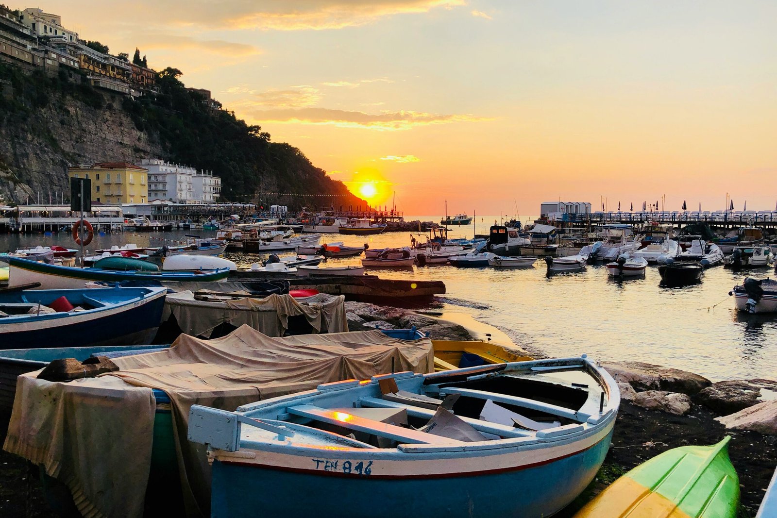 Porto di Salerno - traghetti per Amalfi e Capri